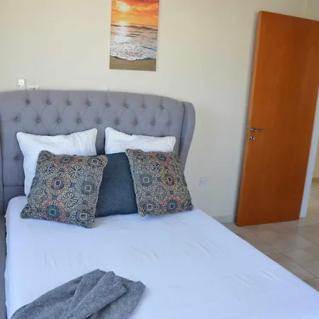 Chloraka Sunset View Villa *