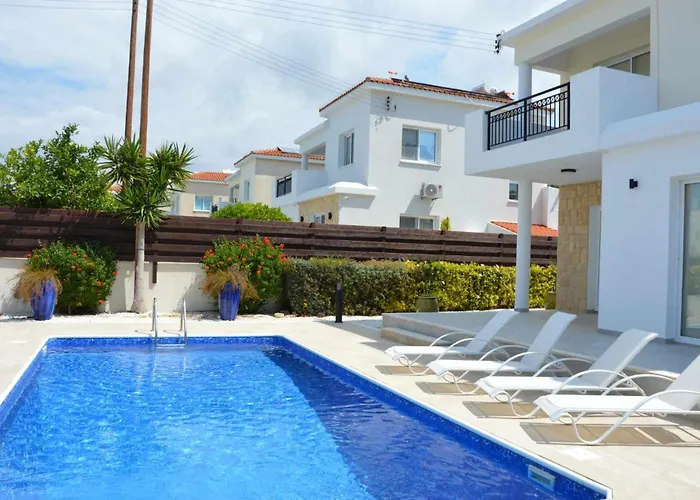 Vila Chloraka Sunset View *